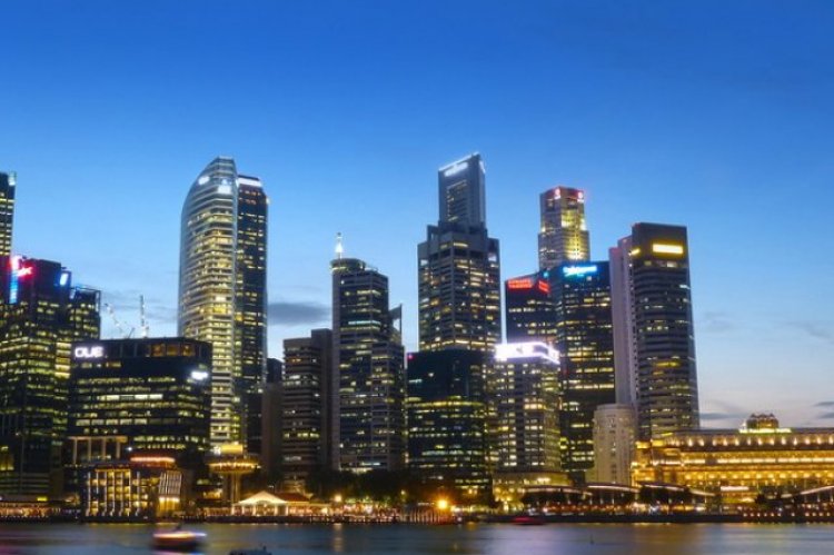 Акции недвижимости Сингапура упали из-за налогов