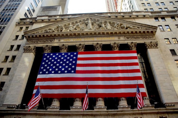 Почему вчера упали акции США?