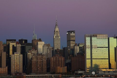 Chrysler Building в Нью-Йорке выставлено на продажу