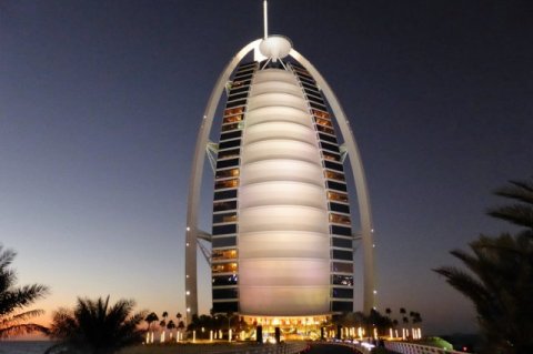 ОАЭ пытается расшевелить рынок недвижимости, предлагая 10-летние визы иностранцам