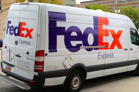 Акции FedEx упали из-за сокращения прогноза доходности на 2019 год