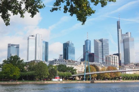 Global banks are transferring about 800 billion euro of assets to Frankfurt